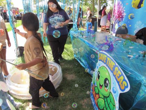 Children have fun seeing how much “trash” they could scoop out of the “ocean” while Soboba Casino Resort staff helped them along Children have fun seeing how much “trash” they could scoop out of the “ocean” while Soboba Casino Resort staff helped them along