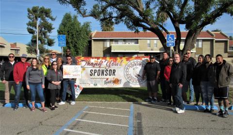Soboba Tribal members, employees from Soboba Casino Resort and Tribal Administration join Soboba Foundation officers to pitch in at San Jacinto Unified School District’s turkey meal giveaway on Nov. 19
