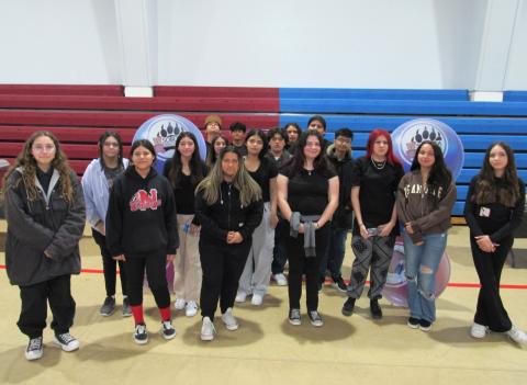 Members of the Soboba Youth Council and students from Noli Indian School at the Soboba Reservation volunteer to serve pasta dinners to 400 guests. Members of the Soboba Youth Council and students from Noli Indian School at the Soboba Reservation volunteer to serve pasta dinners to 400 guests