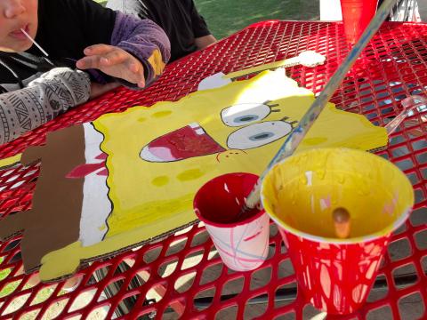 Sixth grade students create a homecoming float for SpongeBob SquarePants Day Sixth grade students create a homecoming float for SpongeBob SquarePants Day