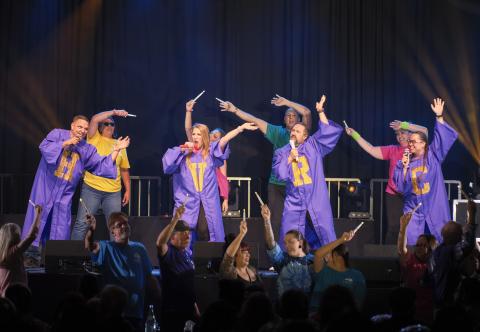 The impactful finale of “Lean On Me” by those supporting the Hemet Valley Recovery Center Alumni was a showstopper The impactful finale of “Lean On Me” by those supporting the Hemet Valley Recovery Center Alumni was a showstopper